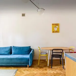 Cozy Praga Apartament